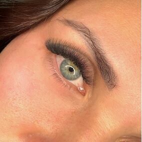 eyelash extensions benalmadena